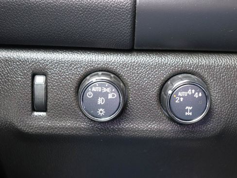 Used 2022 Chevrolet Colorado LT w/ LPO, Tonneau and Step Package AWD/4WD image 42