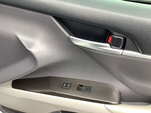 Used 2021 Toyota Camry XSE FWD image 39