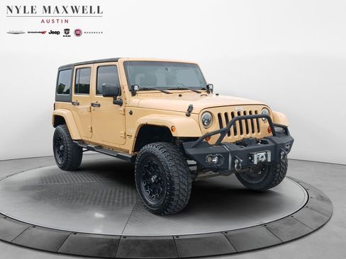 Used 2013 Jeep Wrangler Unlimited Sahara w/ Connectivity Group AWD/4WD image 2
