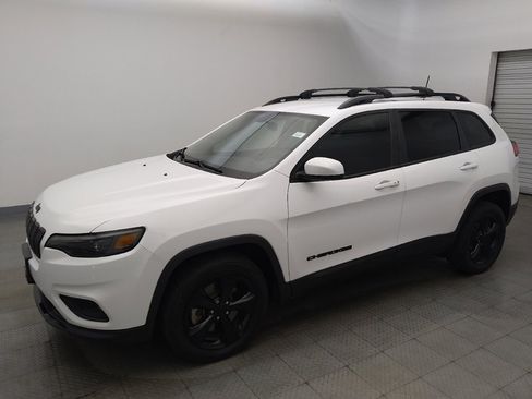 Used 2020 Jeep Cherokee Latitude Plus FWD image 2