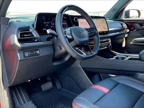 New 2027 Chevrolet Traverse RS w/ LPO, Floor Liner Package AWD/4WD image 8