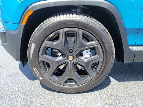 Used 2023 Rivian R1T Adventure AWD/4WD image 5