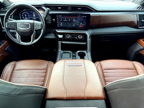 Used 2024 GMC Sierra 2500 Denali Ultimate image 28