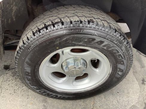 Used 2004 Ford Explorer Sport Trac XLS image 19