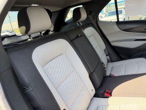 Certified 2021 Chevrolet Equinox LS w/ LS Convenience Package FWD image 12