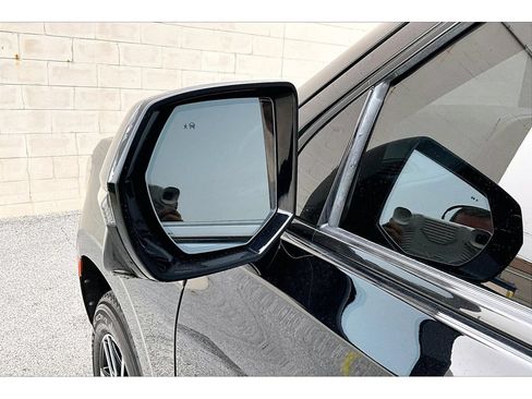 Used 2023 GMC Yukon XL AT4 w/ AT4 Premium Package AWD/4WD image 33