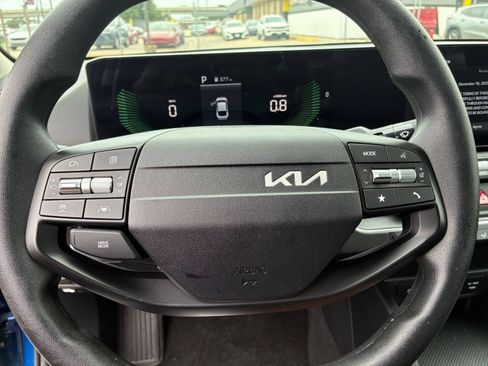 Used 2025 Kia K4 FWD image 25