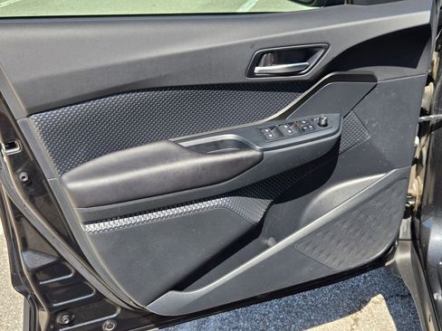 Used 2018 Toyota C-HR XLE FWD image 11