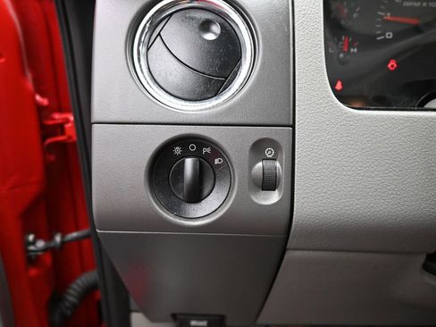 Used 2007 Ford F150 XLT image 9