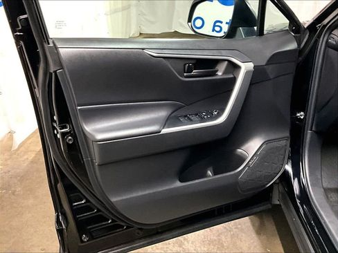 Certified 2023 Toyota RAV4 LE AWD/4WD image 9