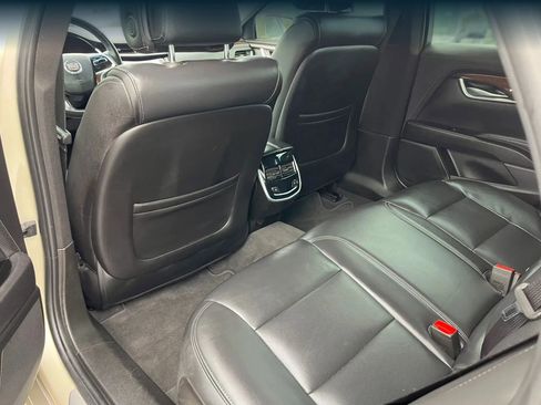 Used 2014 Cadillac XTS Luxury image 8