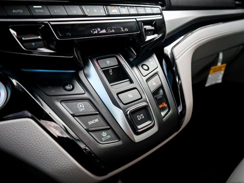 New 2026 Honda Odyssey Touring image 25