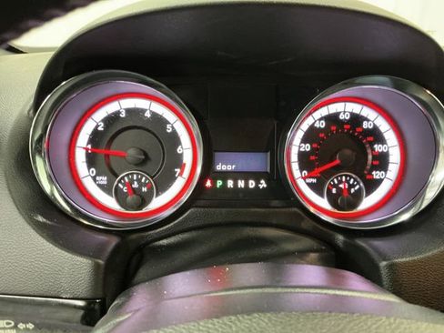 Used 2020 Dodge Grand Caravan SE image 28