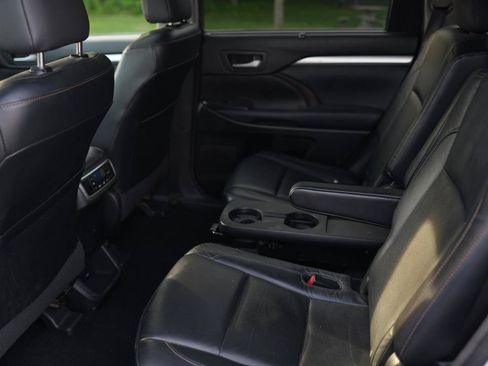 Used 2015 Toyota Highlander XLE AWD/4WD image 22