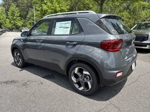 New 2026 Hyundai Venue SEL FWD image 5