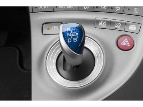 Used 2015 Toyota Prius Four FWD image 11