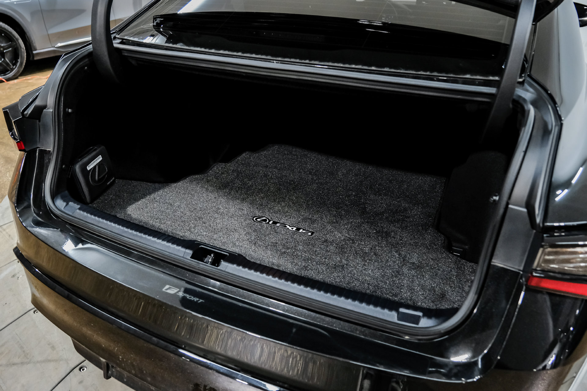 Used 2025 Lexus IS 350 F Sport RWD image 54