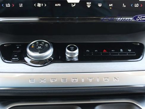 New 2027 Ford Expedition Max Platinum w/ Driver's Package RWD image 15