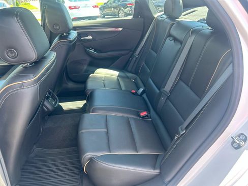 Used 2017 Chevrolet Impala Premier w/ Enhanced Convenience Package FWD image 12