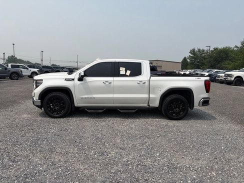 Used 2023 GMC Sierra 1500 SLT AWD/4WD image 5