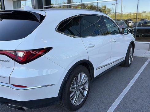 Used 2023 Acura MDX SH-AWD w/ Advance Package image 2