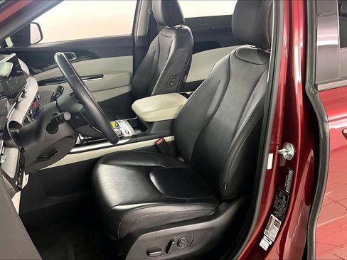 Used 2023 Kia Carnival SX FWD image 20