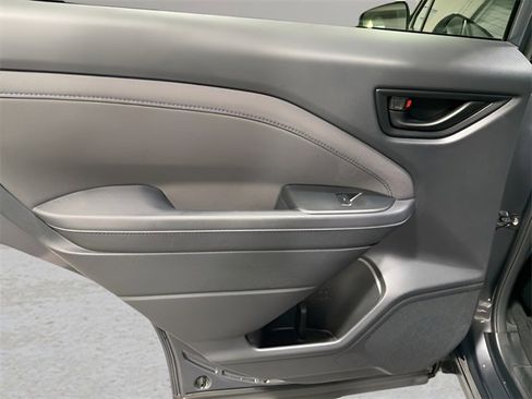 Certified 2025 Subaru Forester Premium image 30