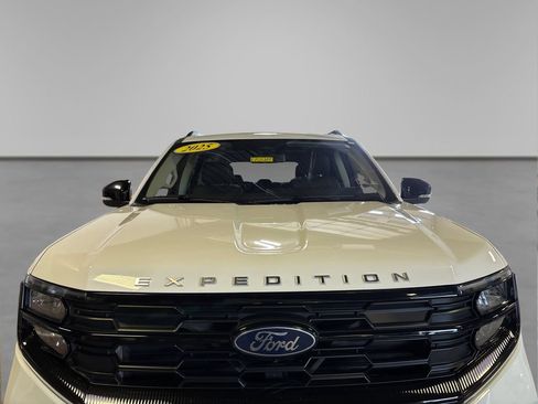 Certified 2025 Ford Expedition Active AWD/4WD image 15