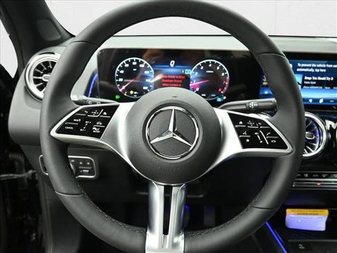 New 2026 Mercedes-Benz GLB 250 4MATIC image 14
