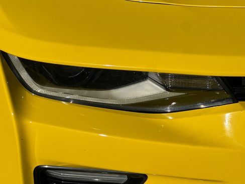 Used 2018 Chevrolet Camaro SS image 4