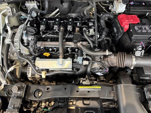 Used 2025 Nissan Versa SV FWD image 32