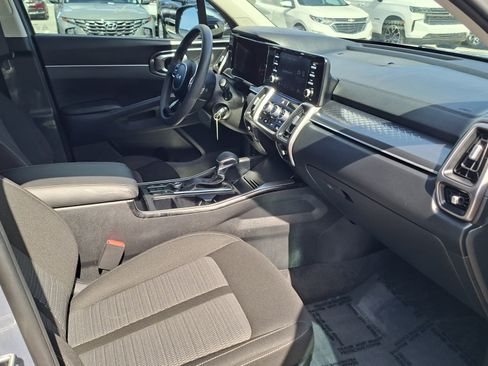 Used 2023 Kia Sorento LX FWD image 24