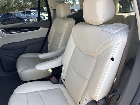 Used 2020 Cadillac XT6 Premium Luxury image 14