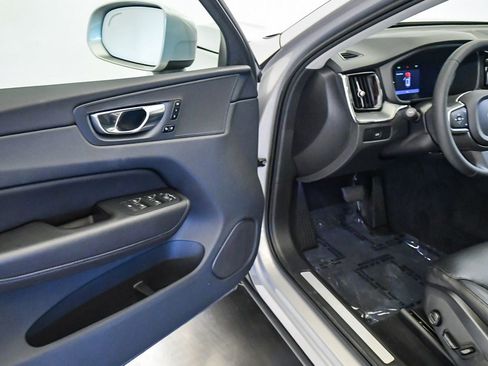 Certified 2023 Volvo XC60 B5 Core w/ Protection Package Premier image 25