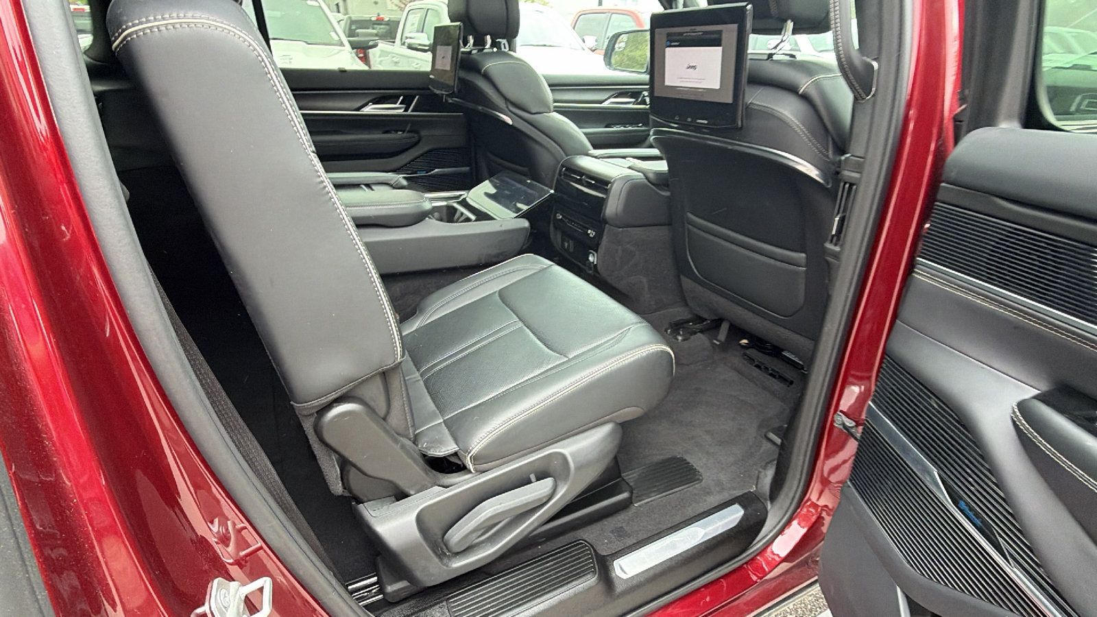 Certified 2025 Jeep Grand Wagoneer Series II Obsidian w/ Quick Order Packagew 28T AWD/4WD image 22