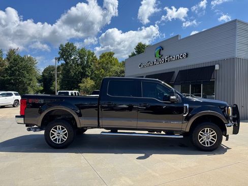 Used 2017 Ford F250 Lariat w/ Lariat Ultimate Package AWD/4WD image 5