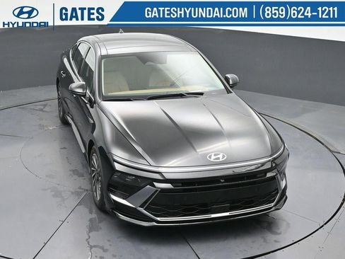 New 2025 Hyundai Sonata Limited image 42