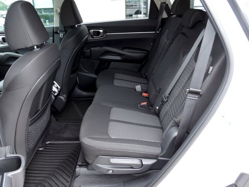 New 2026 Kia Sorento LX FWD image 16