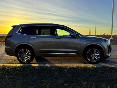 Used 2023 Cadillac XT6 Premium Luxury image 5