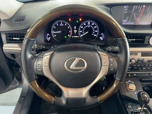 Used 2013 Lexus ES 350 4dr Sdn image 15