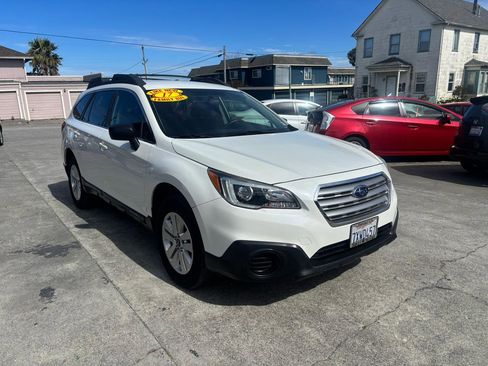 Used 2017 Subaru Outback 2.5i image 2