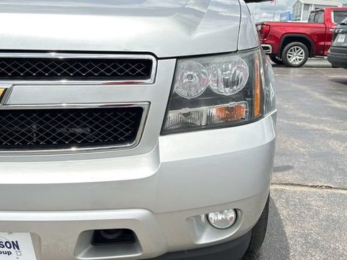 Used 2012 Chevrolet Suburban LT w/ Luxury Package AWD/4WD image 3