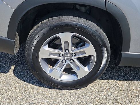 Certified 2025 Honda Pilot EX-L image 9