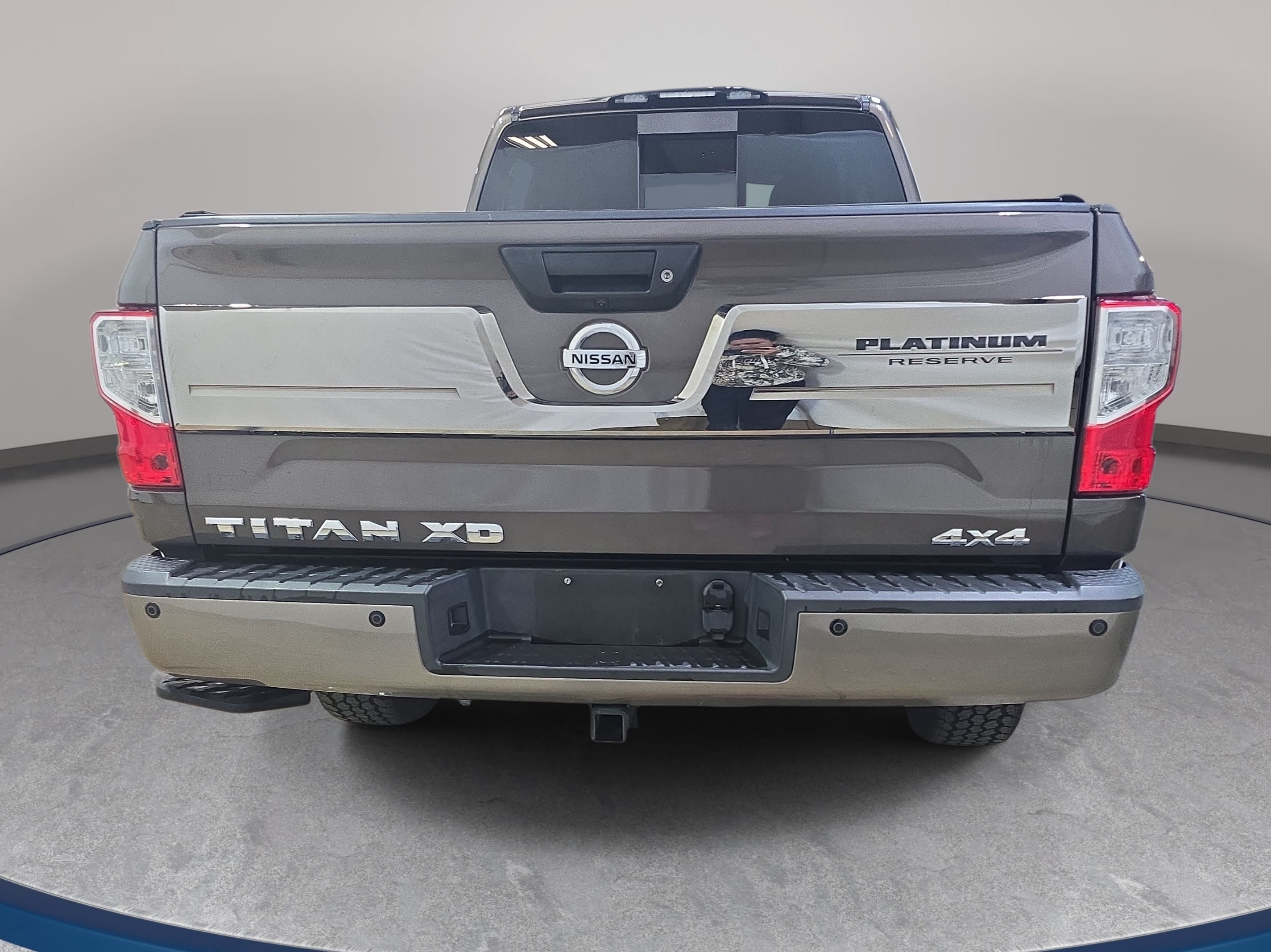 Used 2017 Nissan Titan Platinum Reserve AWD/4WD image 7