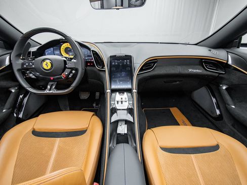 Used 2025 Ferrari Roma Spider RWD image 18