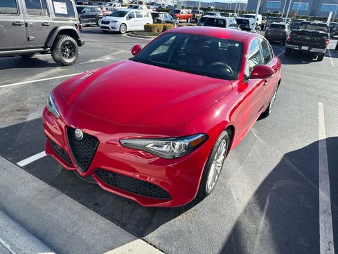 Used 2022 Alfa Romeo Giulia Sprint image 5