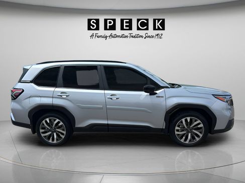 Used 2025 Subaru Forester Touring AWD/4WD image 6