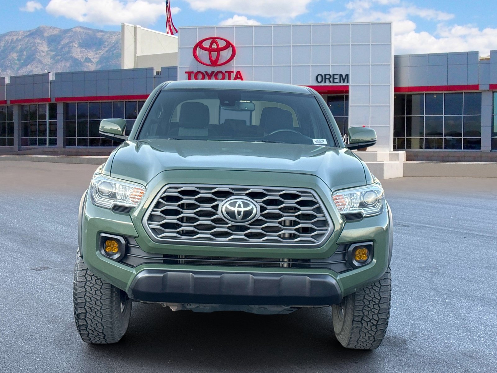 Used 2021 Toyota Tacoma TRD Off-Road w/ Technology Package AWD/4WD image 2