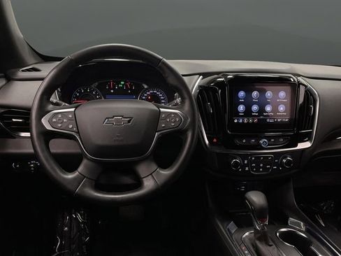 Used 2023 Chevrolet Traverse RS image 5
