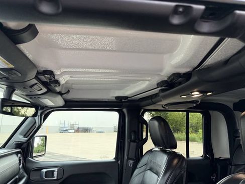 Used 2021 Jeep Gladiator Overland w/ Popular Equipment Package AWD/4WD image 18